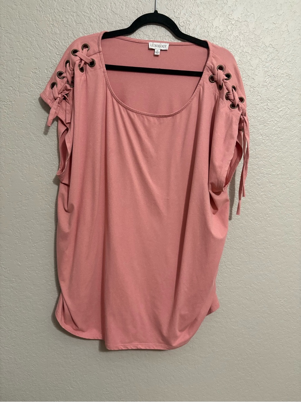 Luxology Women’s 3X Dusty Rose Pink Lace-Up Grommet Sleeve Top